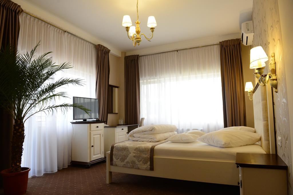 Hotel Europa Nagybánya Kültér fotó